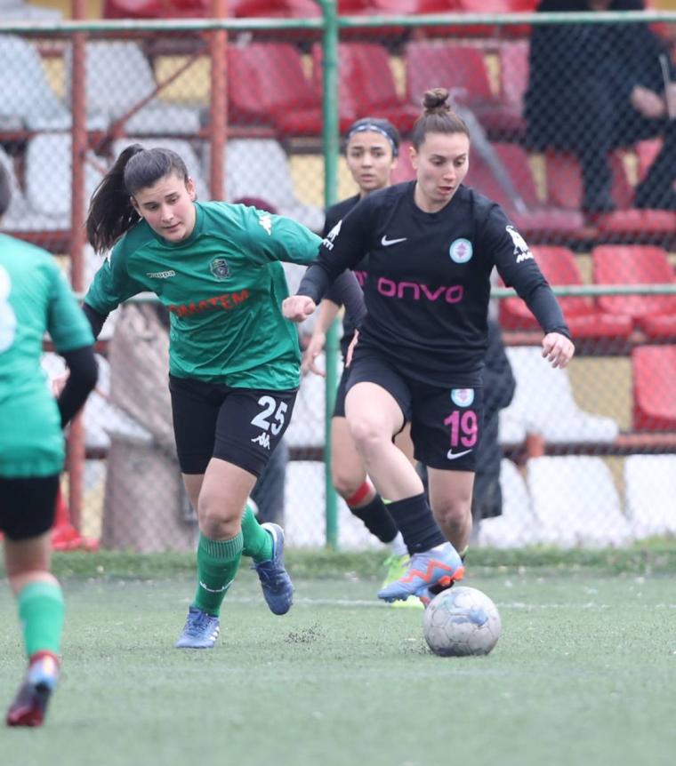 Kızlar play-off'u garantiledi: 3-2 13